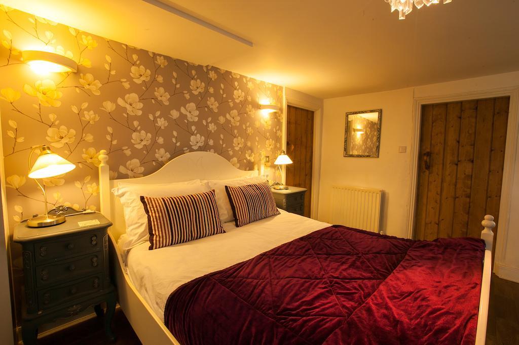 Hollybush Inn Greenhaugh Rom bilde