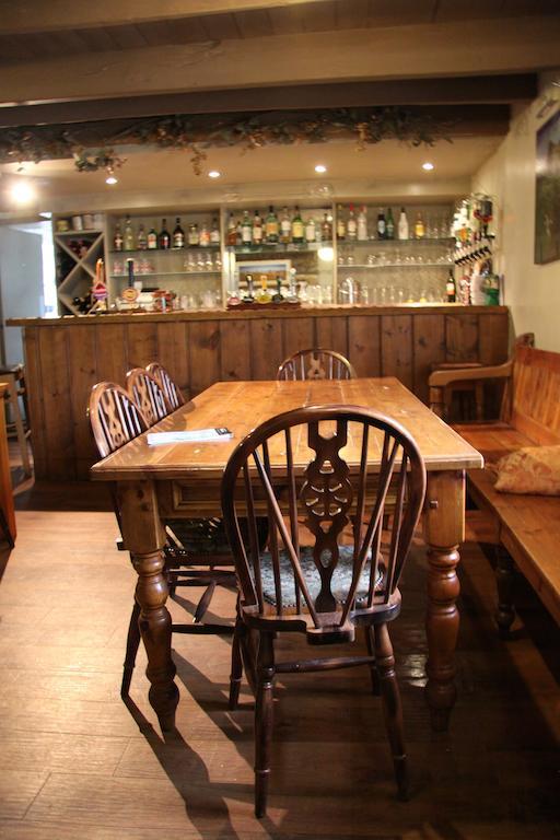 Hollybush Inn Greenhaugh Eksteriør bilde