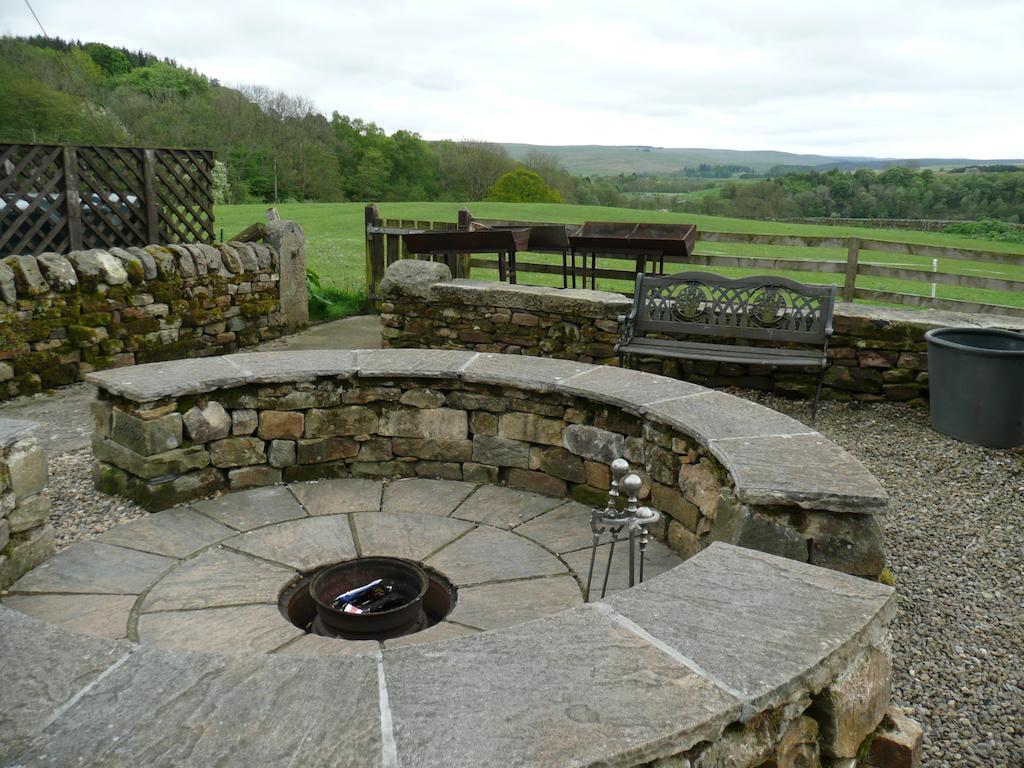 Hollybush Inn Greenhaugh Eksteriør bilde